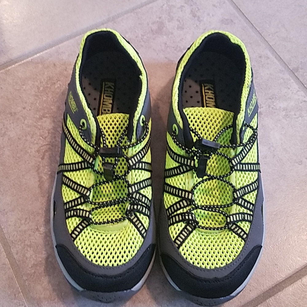 Khombu boys water shoes